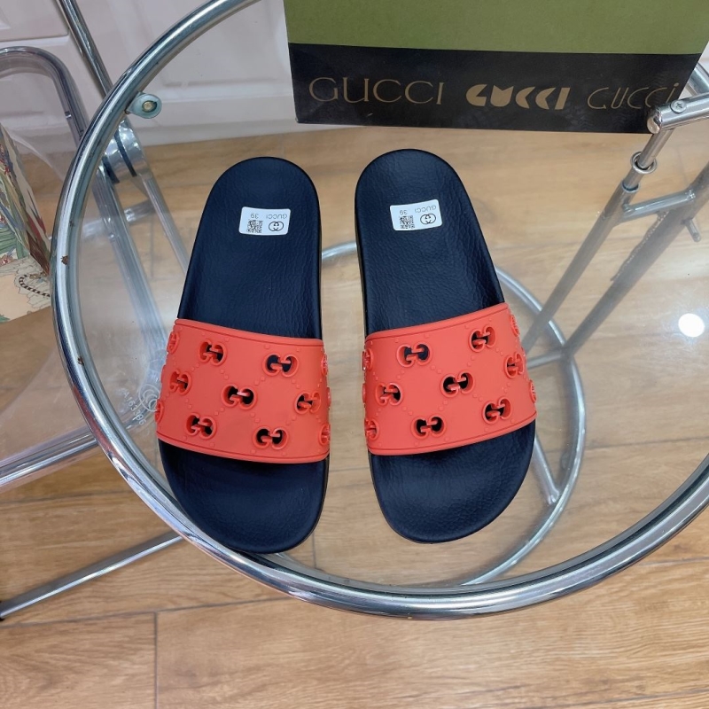G*u*i slippers